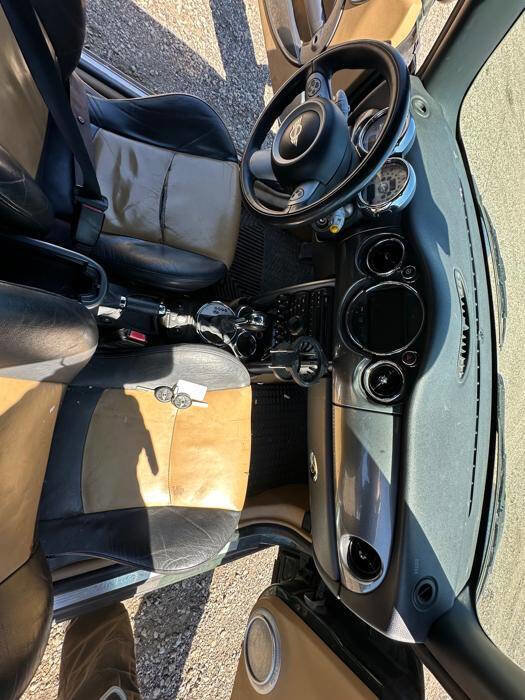 Used 2006 MINI Cooper Convertible FWD image 30