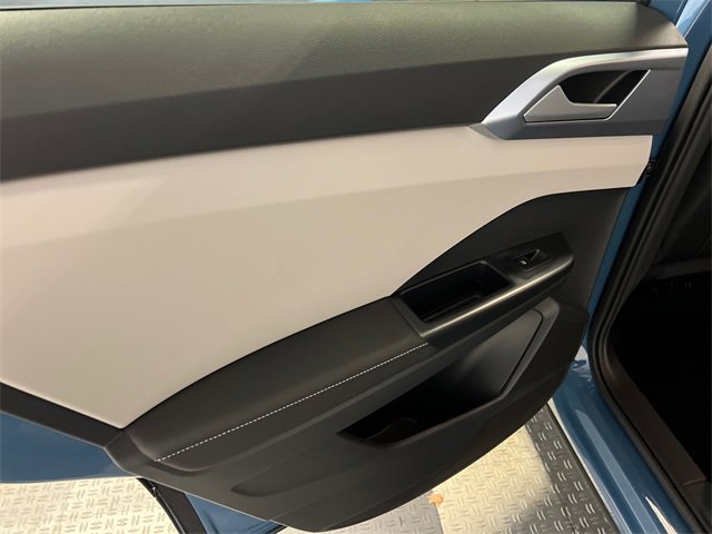 New 2026 Volkswagen Taos SE image 10