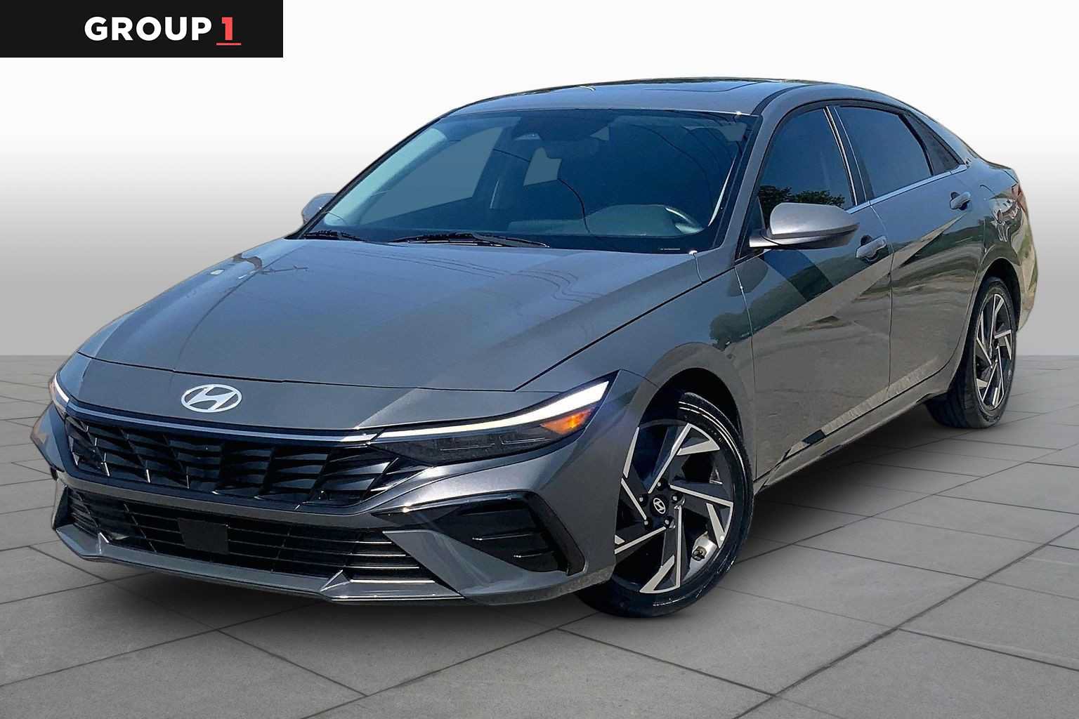 Used 2025 Hyundai Elantra SEL FWD image 1