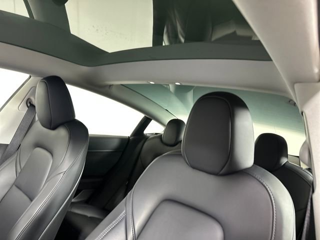Used 2023 Tesla Model 3 Standard Range image 12