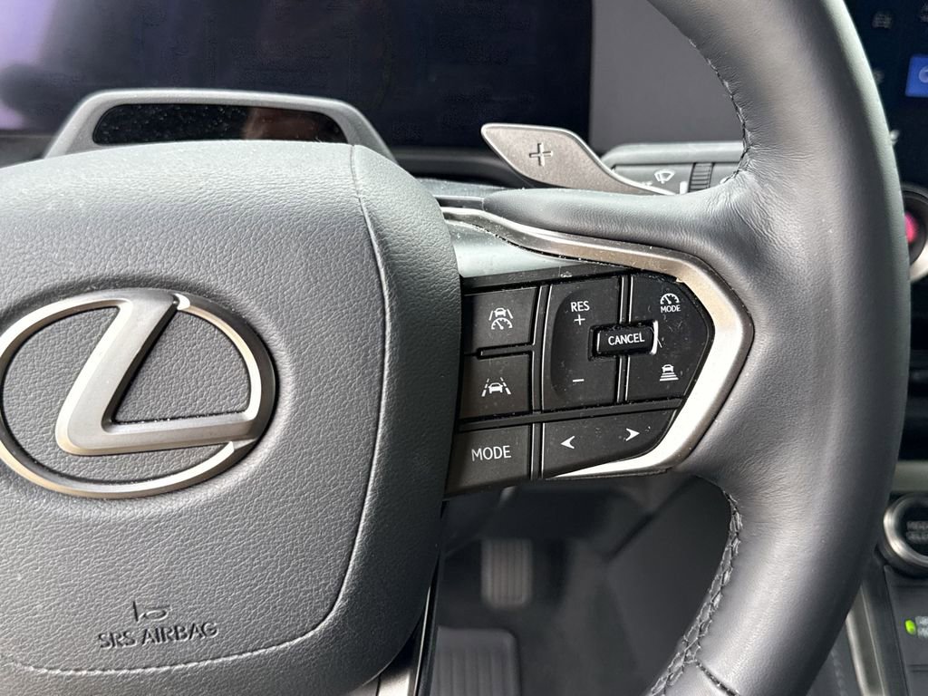 Used 2025 Lexus GX 550 w/ Accessory Package (Z1) image 27