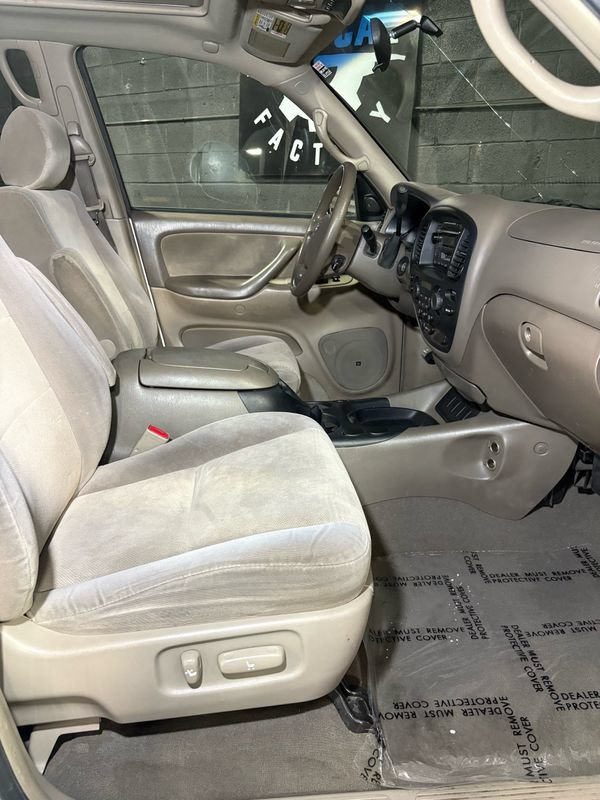 Used 2007 Toyota Sequoia SR5 AWD/4WD image 10