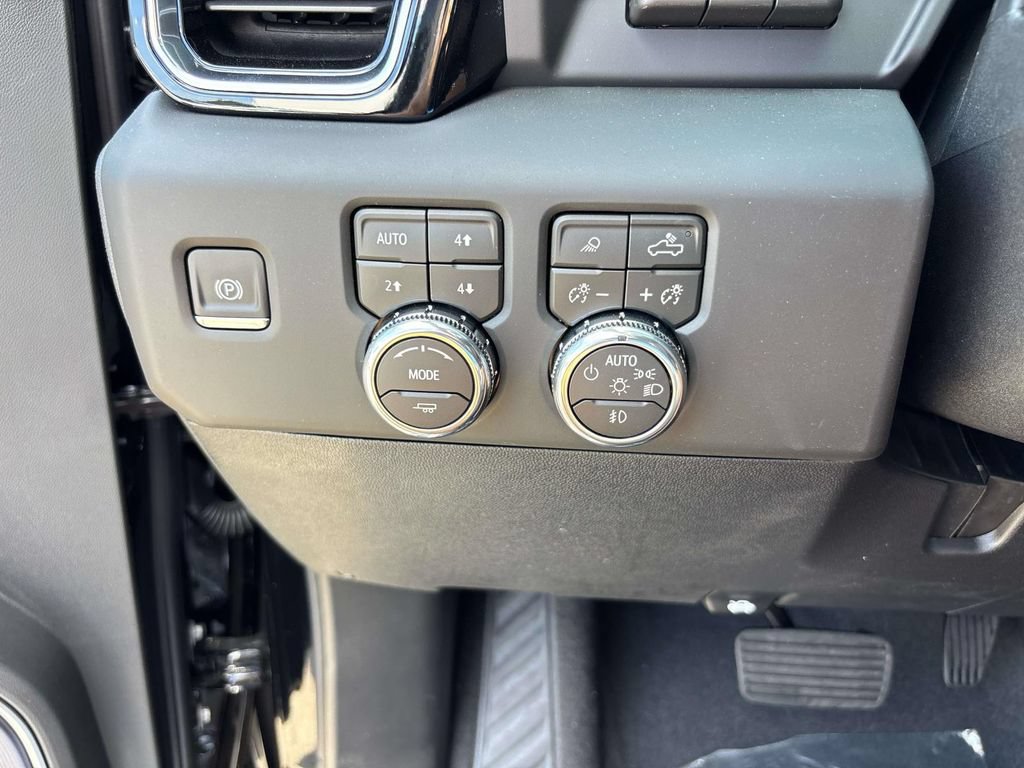 New 2026 GMC Sierra 2500 Denali w/ Denali Reserve Package AWD/4WD image 12