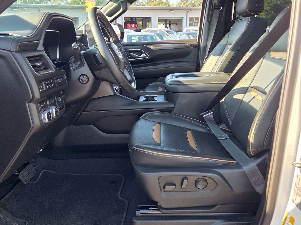 Certified 2023 GMC Yukon AT4 w/ AT4 Premium Plus Package AWD/4WD image 3