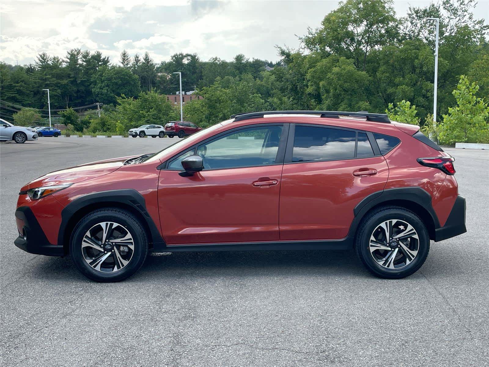 Used 2024 Subaru Crosstrek 2.0i Premium AWD/4WD image 2