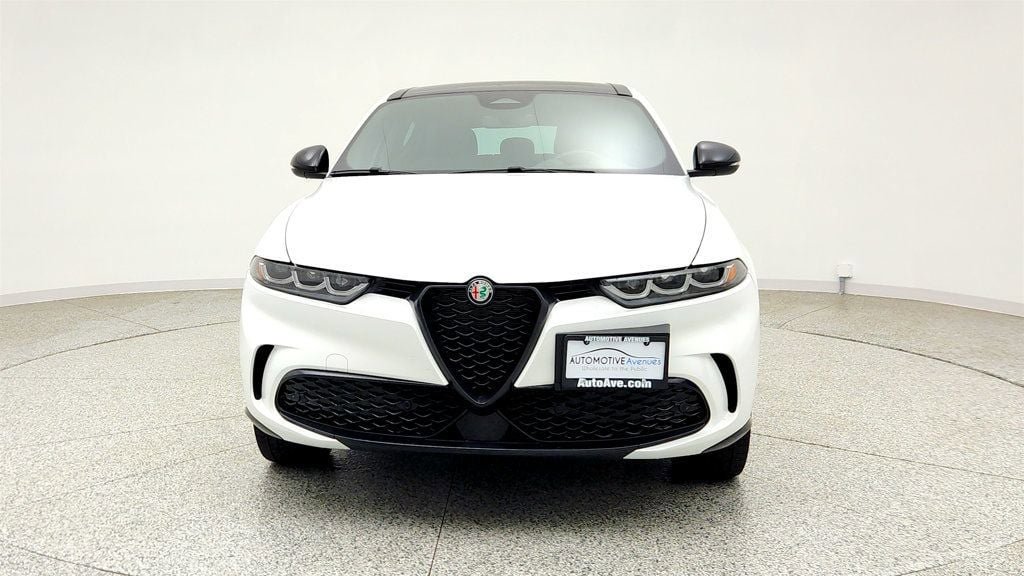 Used 2024 Alfa Romeo Tonale Veloce AWD/4WD image 2