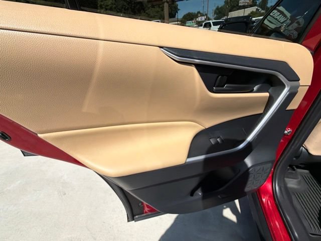 Used 2019 Toyota RAV4 LE FWD image 55