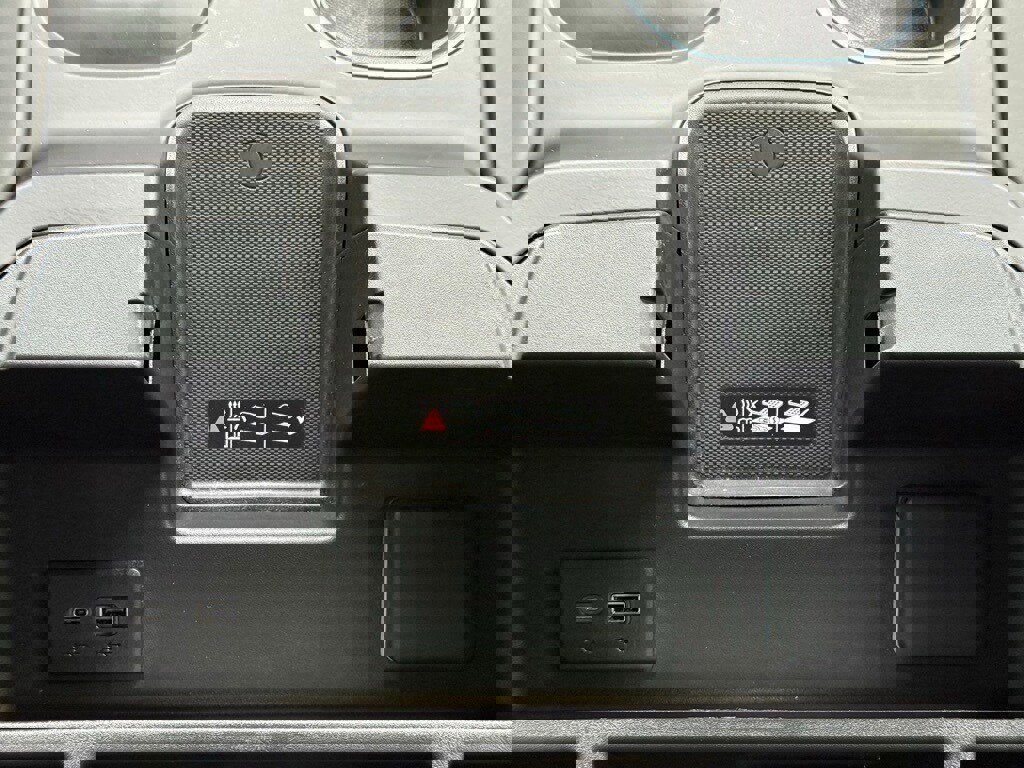 Used 2025 GMC Sierra 2500 Denali Ultimate image 35