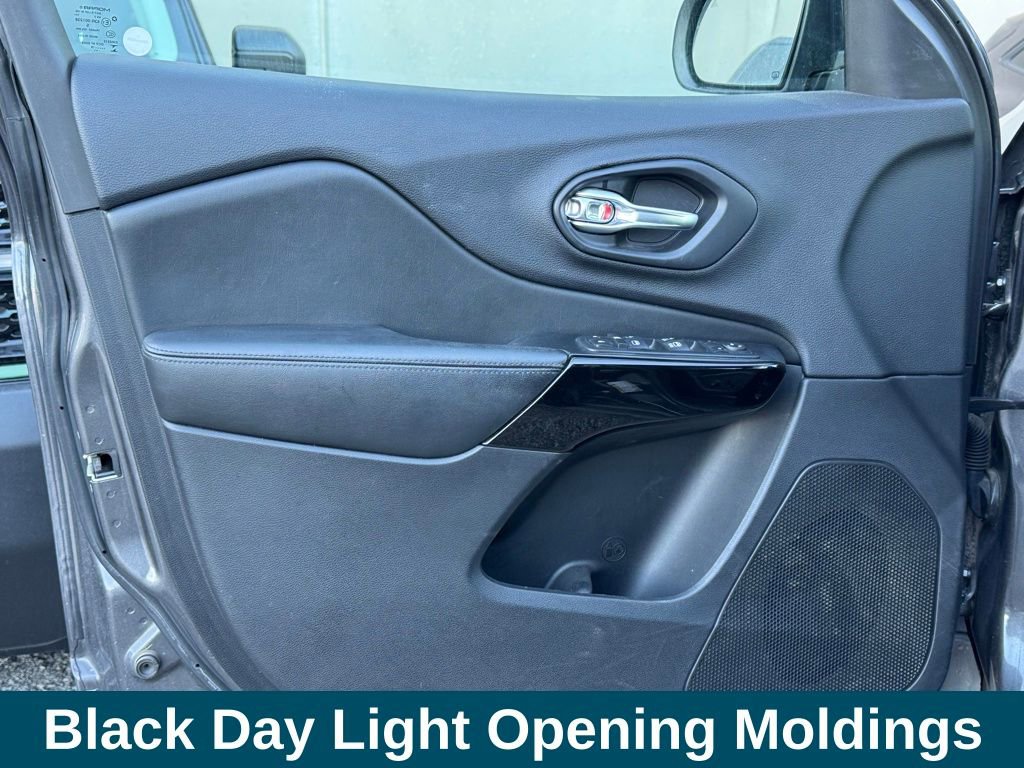 Used 2019 Jeep Cherokee Altitude image 13