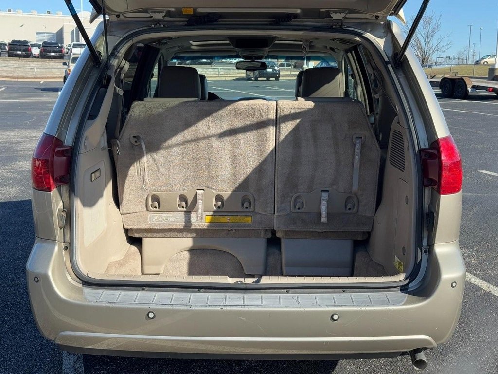 Used 2005 Toyota Sienna XLE Limited image 6