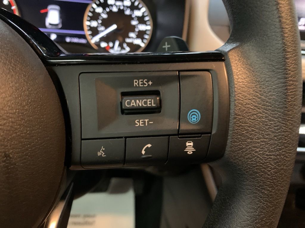 Used 2023 Nissan Rogue SV image 27