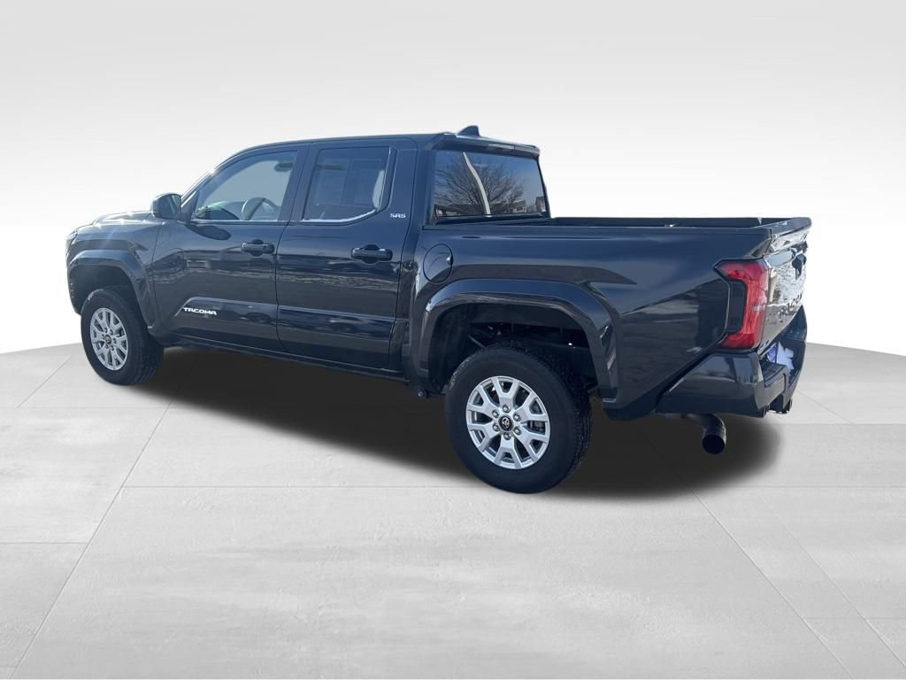 Used 2024 Toyota Tacoma 4x4 Double Cab image 3