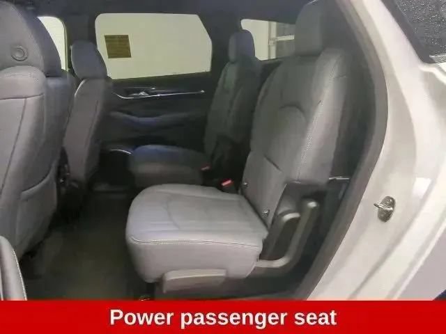 Used 2023 Buick Enclave Essence FWD image 71