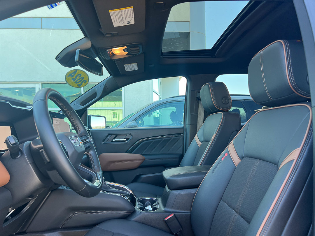 Used 2024 GMC Canyon AT4 image 28