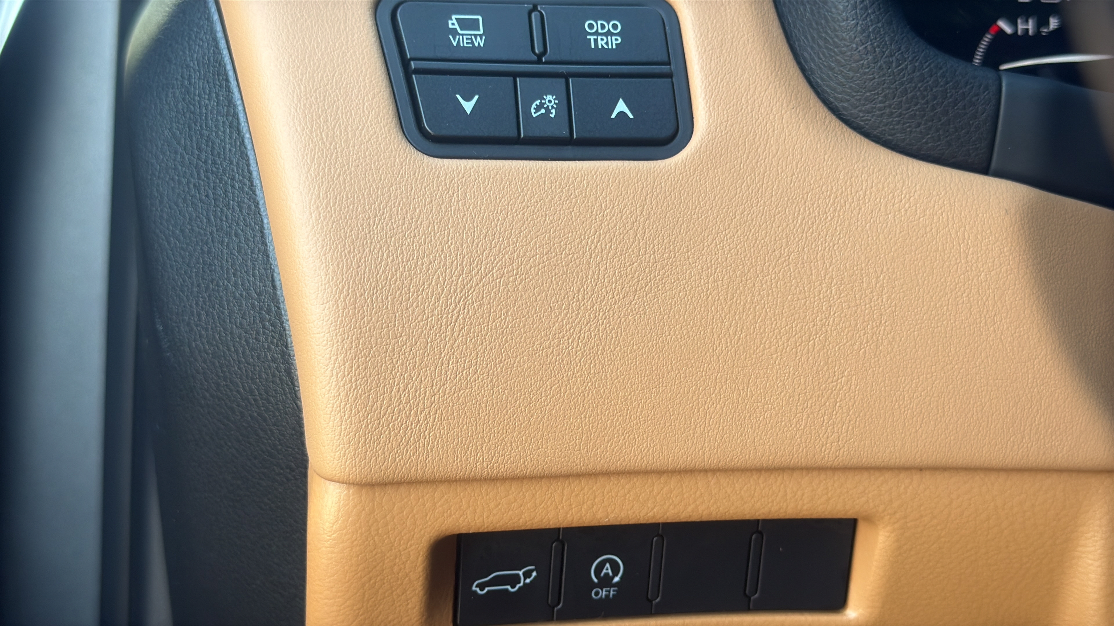 Used 2024 Lexus LX 600 4WD w/ Luxury Package image 19