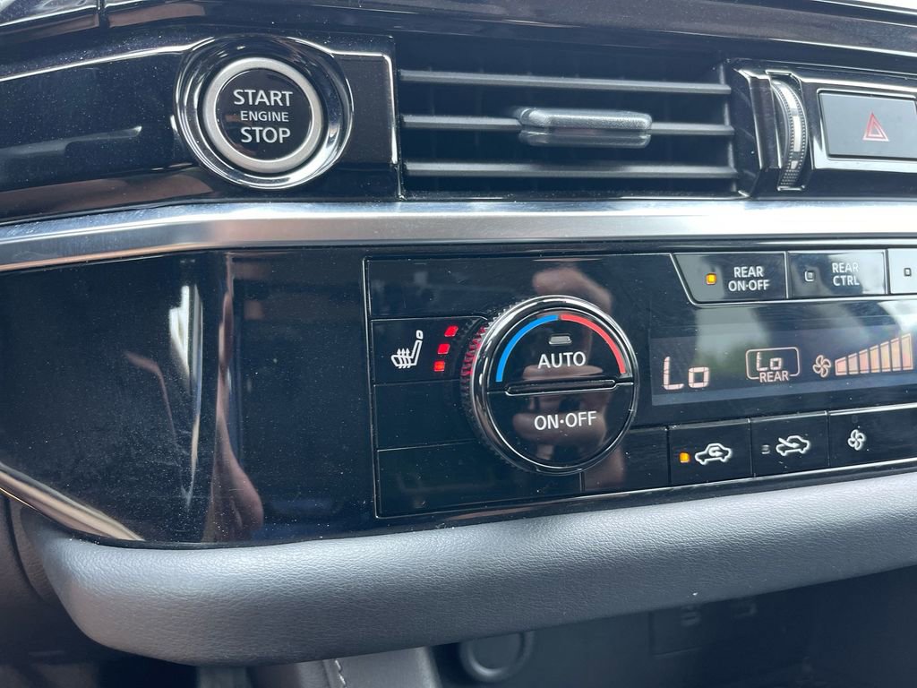 Used 2024 Nissan Pathfinder SV image 21