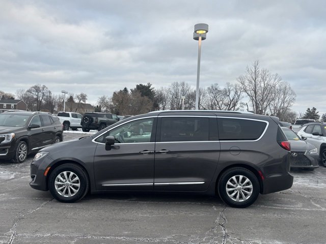 Used 2018 Chrysler Pacifica Touring-L Plus image 8