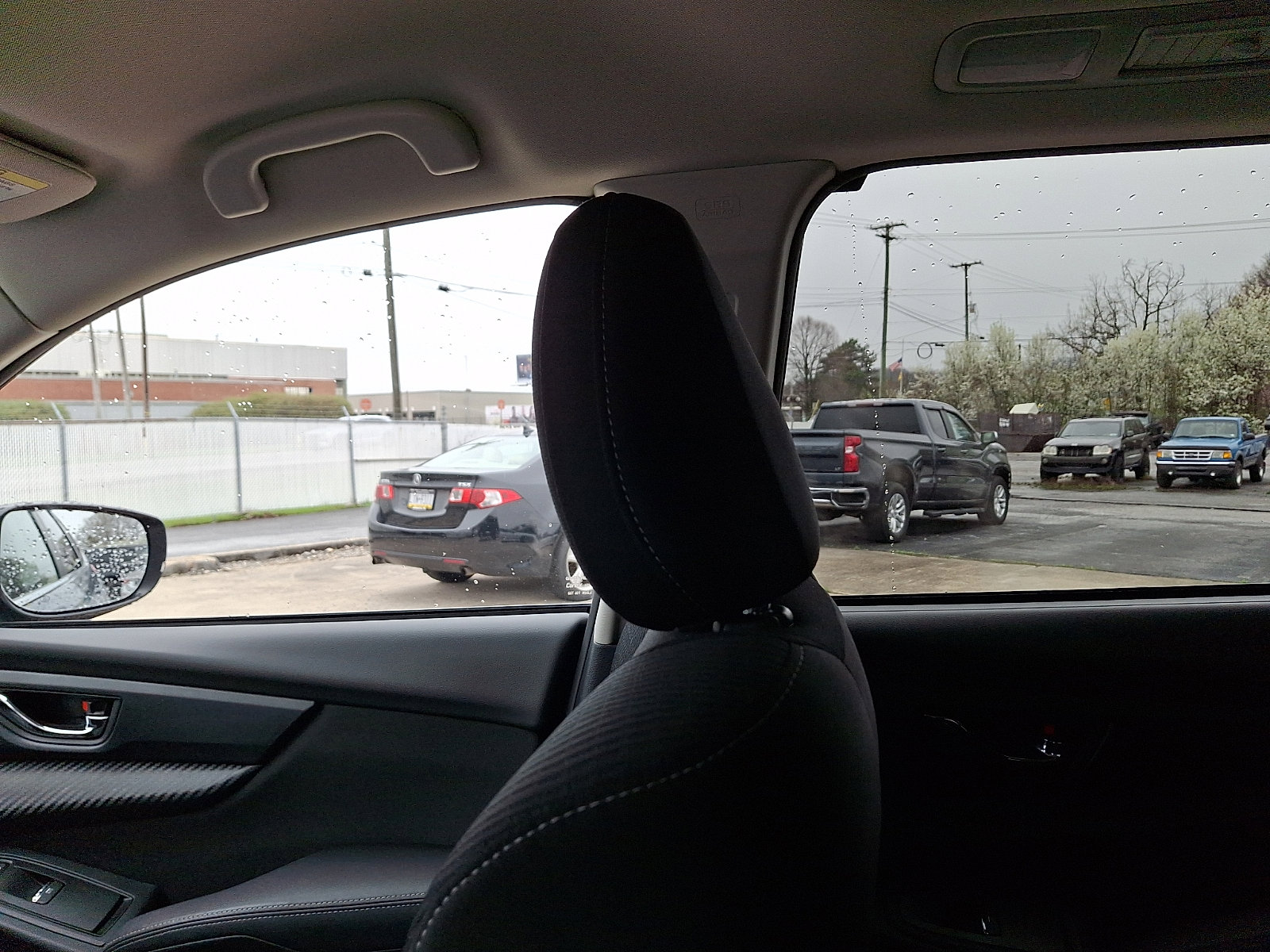 Used 2024 Subaru Ascent Premium w/ Convenience Package image 17