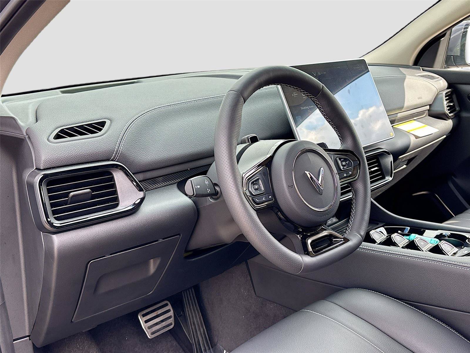 New 2025 VinFast VF 8 Eco AWD/4WD image 9