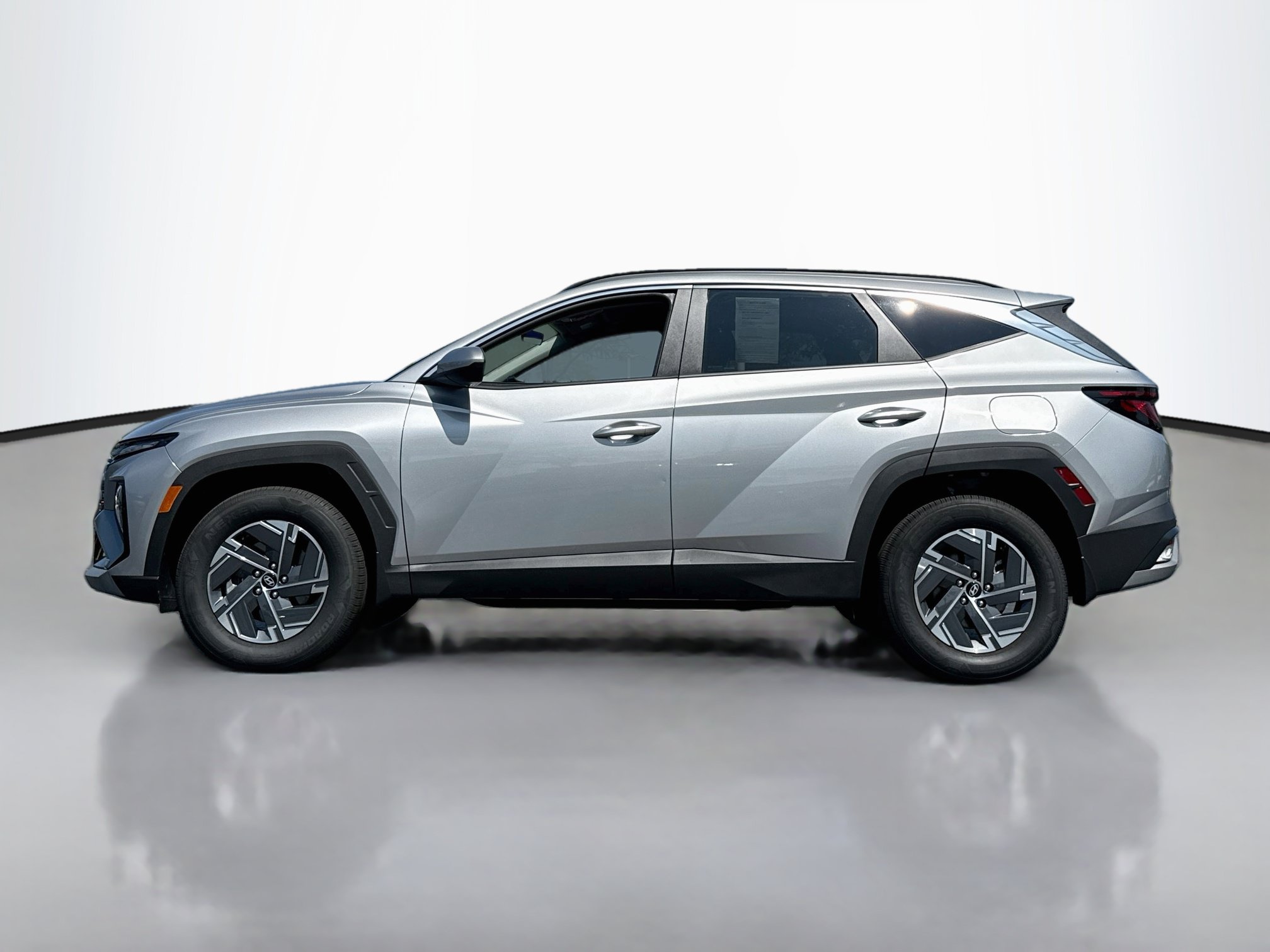 Certified 2025 Hyundai Tucson Blue AWD/4WD image 4