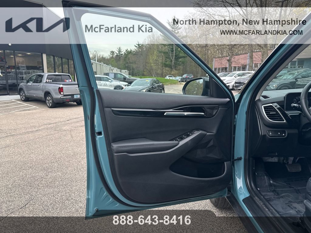 Used 2024 Kia Seltos S AWD/4WD image 11