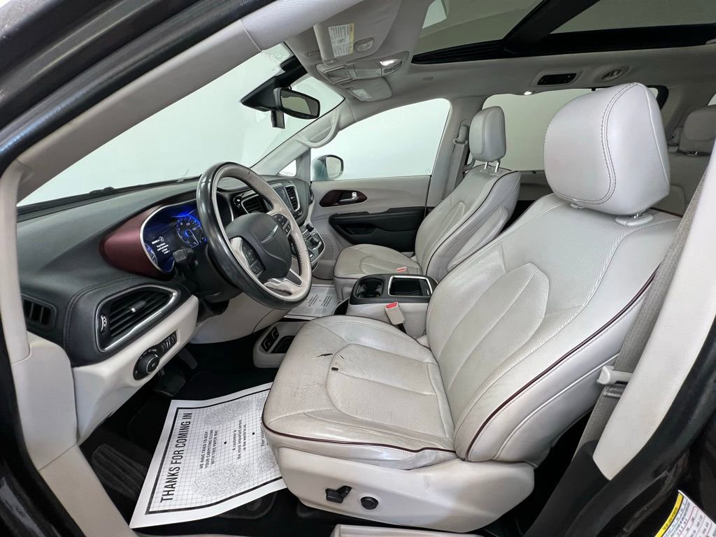 Used 2017 Chrysler Pacifica Limited w/ Advanced Safetytec Group image 4