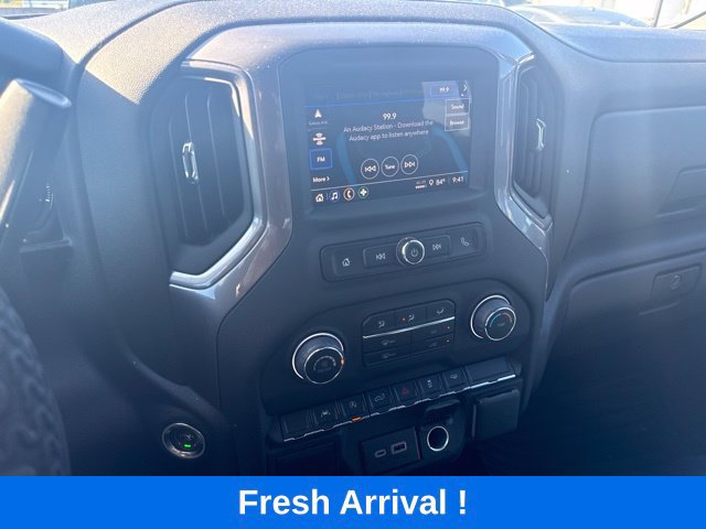 Used 2025 Chevrolet Silverado 1500 Custom w/ LPO, Dark Essentials Package RWD image 7