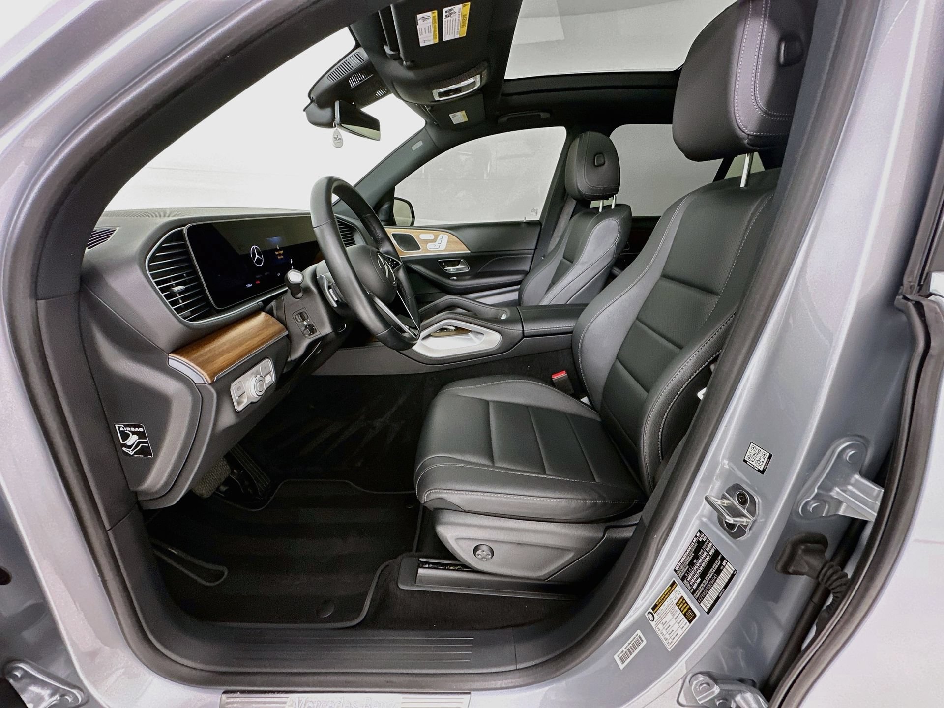 Certified 2025 Mercedes-Benz GLE 450e 4MATIC image 22