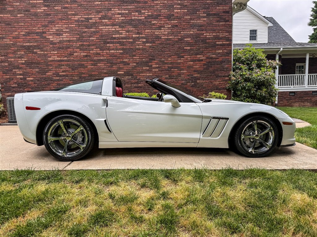 Used 2011 Chevrolet Corvette Grand Sport w/ Preferred Equipment Group RWD image 40