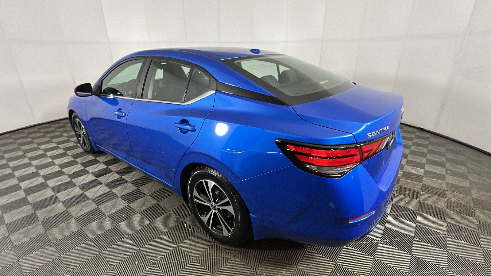 Used 2020 Nissan Sentra SV FWD image 5