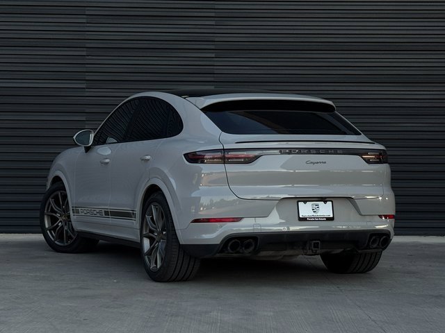 Certified 2022 Porsche Cayenne Platinum Edition image 3
