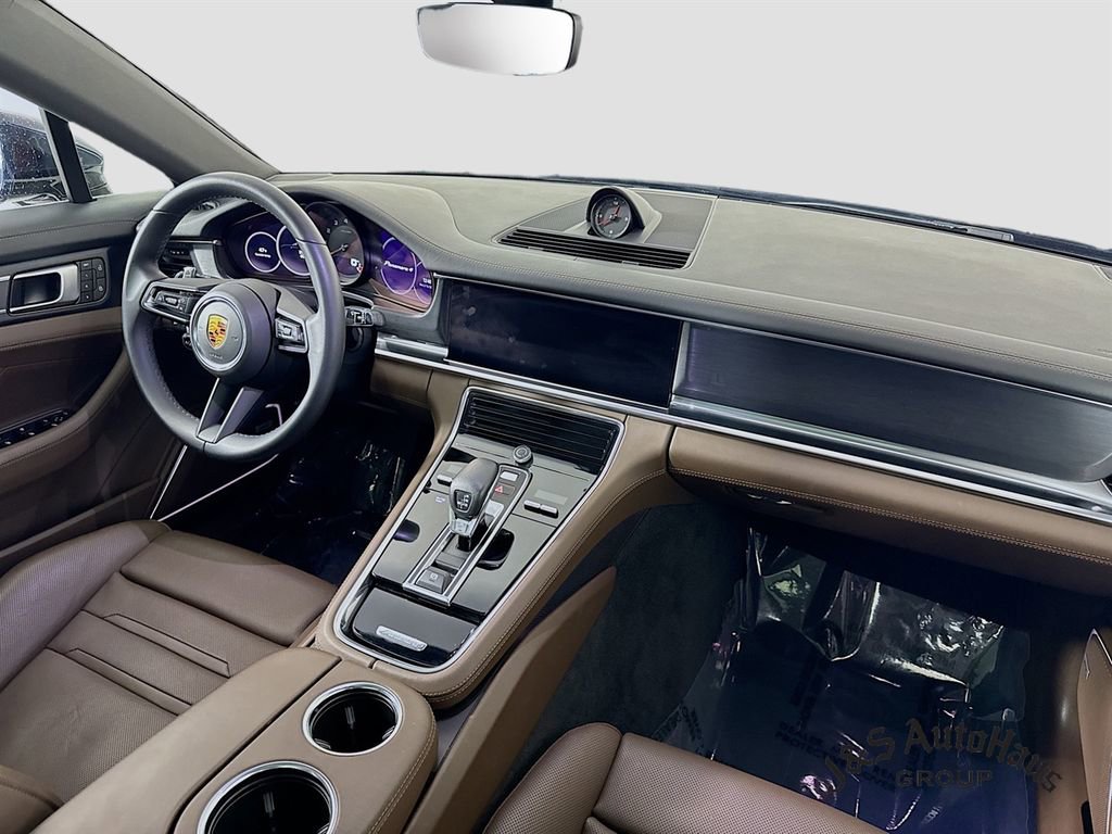 Used 2022 Porsche Panamera 4 Platinum Edition image 30