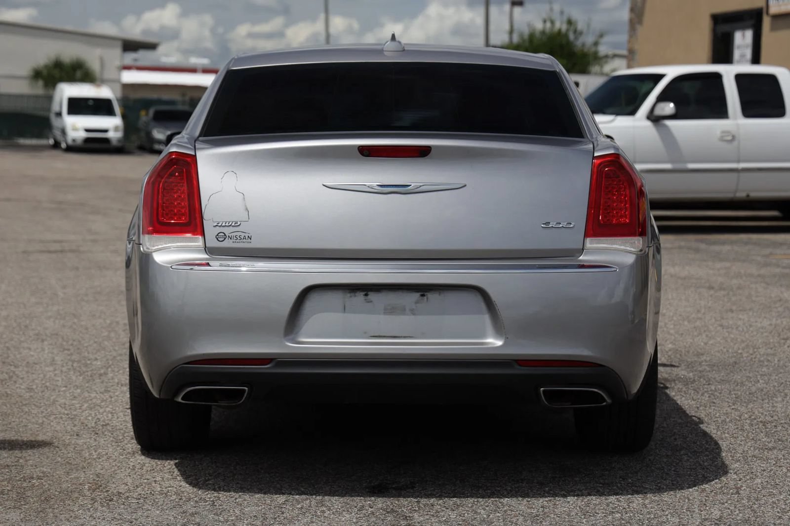 Used 2018 Chrysler 300 Limited AWD/4WD image 4