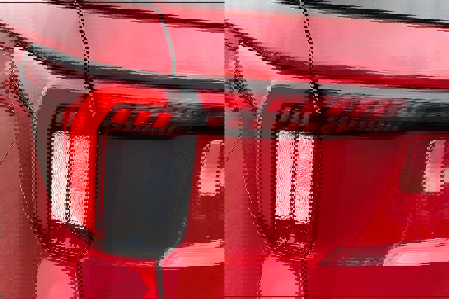 Certified 2025 Ford Explorer ST-Line w/ Premium Package image 28