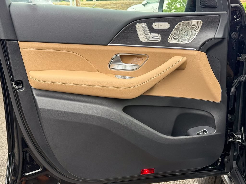 New 2026 Mercedes-Benz GLS 450 4MATIC image 21