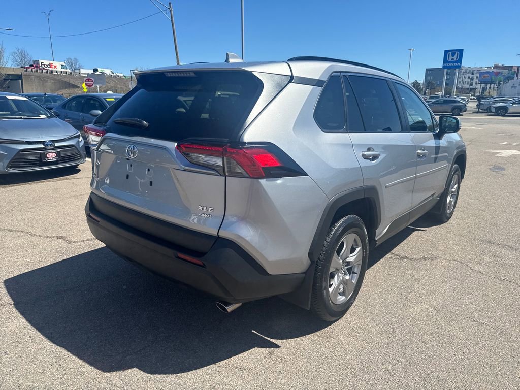Used 2025 Toyota RAV4 XLE w/ Weather Package AWD/4WD image 8