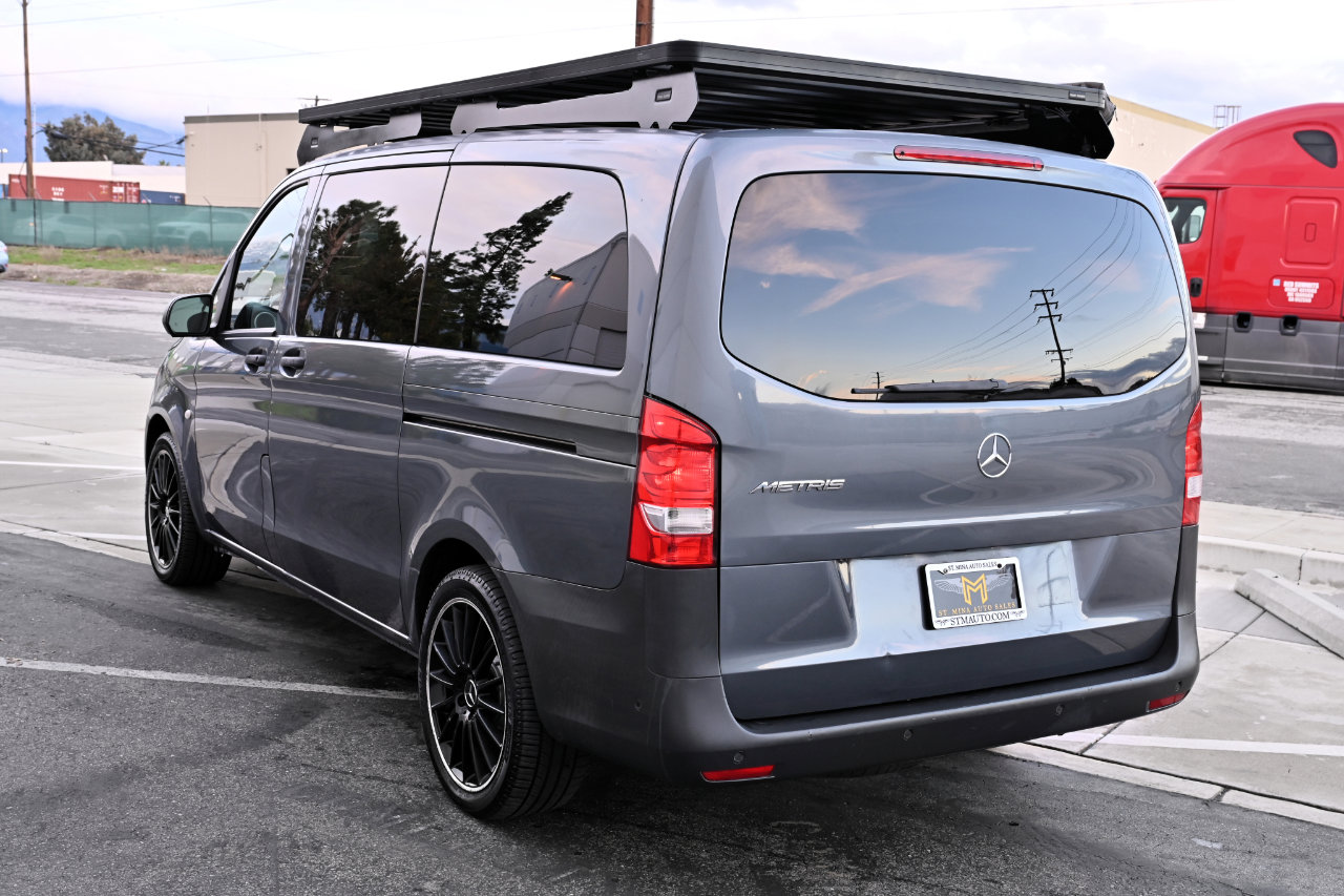 Used 2016 Mercedes-Benz Metris Passenger image 4