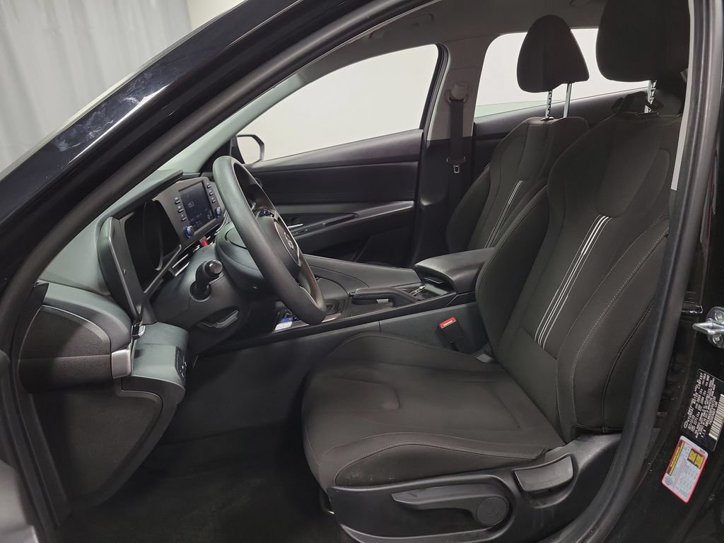 Used 2023 Hyundai Elantra SEL FWD image 13
