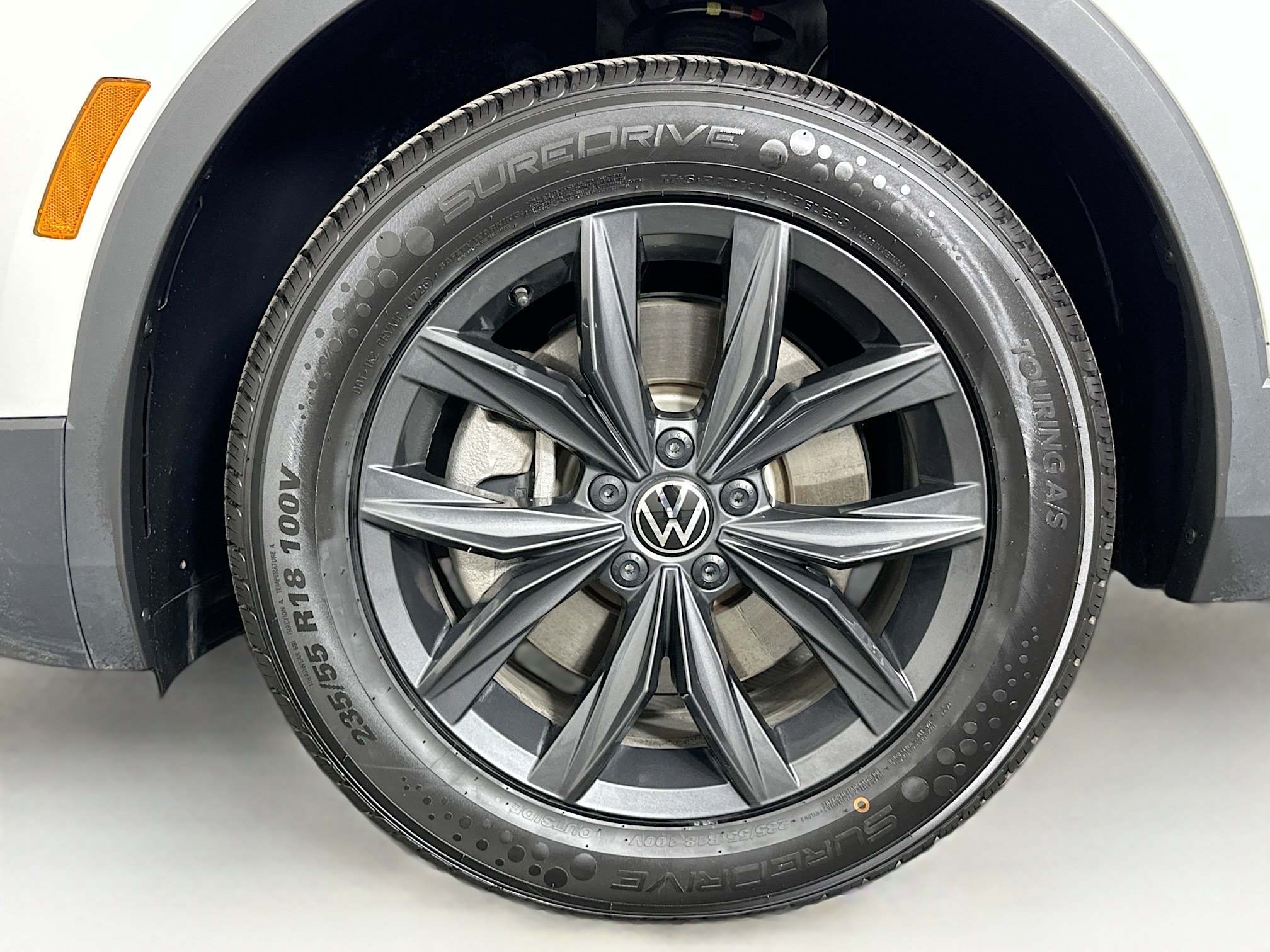 Used 2024 Volkswagen Tiguan SE image 11