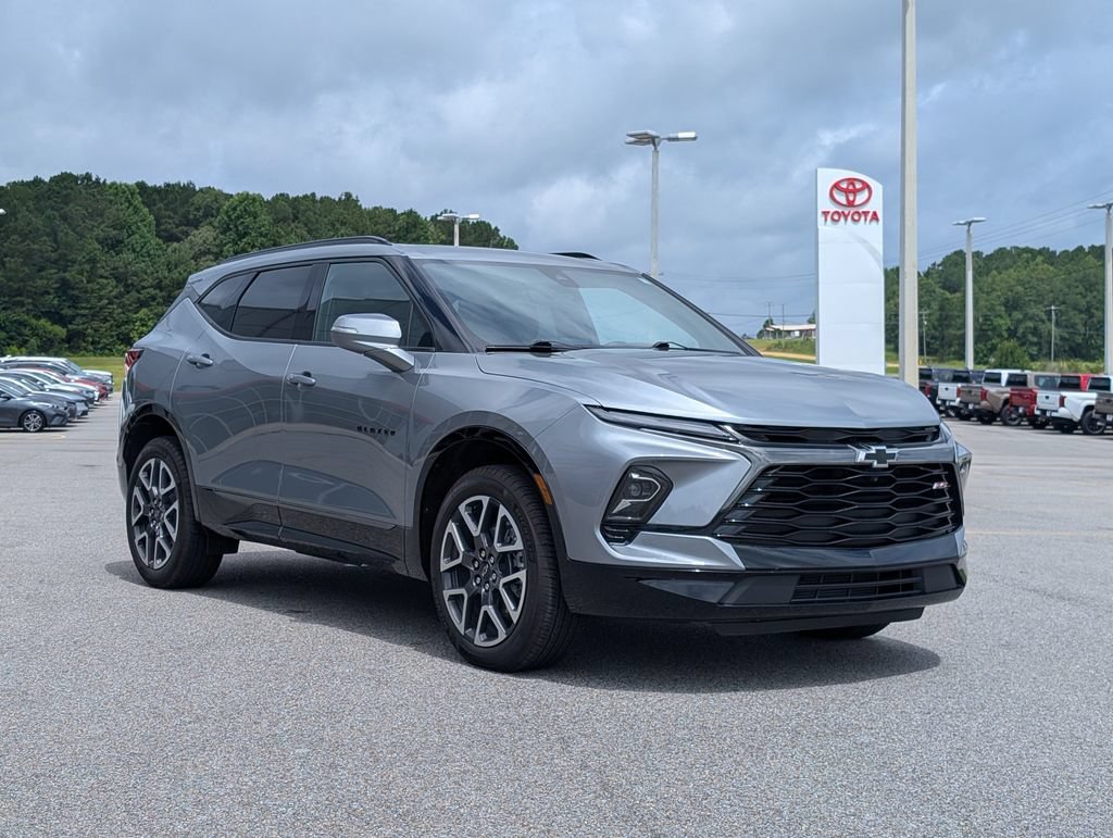Used 2025 Chevrolet Blazer RS w/ Driver Confidence II Package FWD image 7