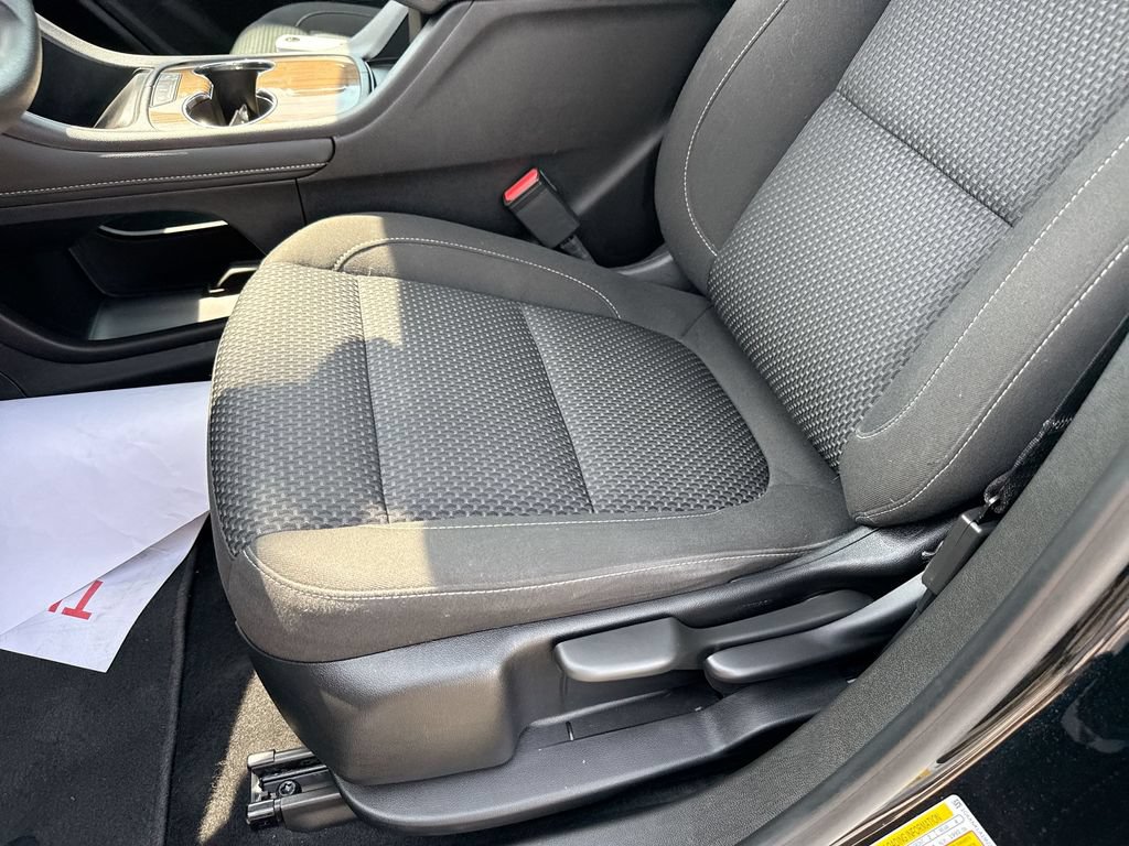 Used 2021 GMC Acadia SLE FWD image 21
