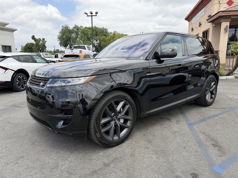 Used 2023 Land Rover Range Rover Sport SE AWD/4WD image 1