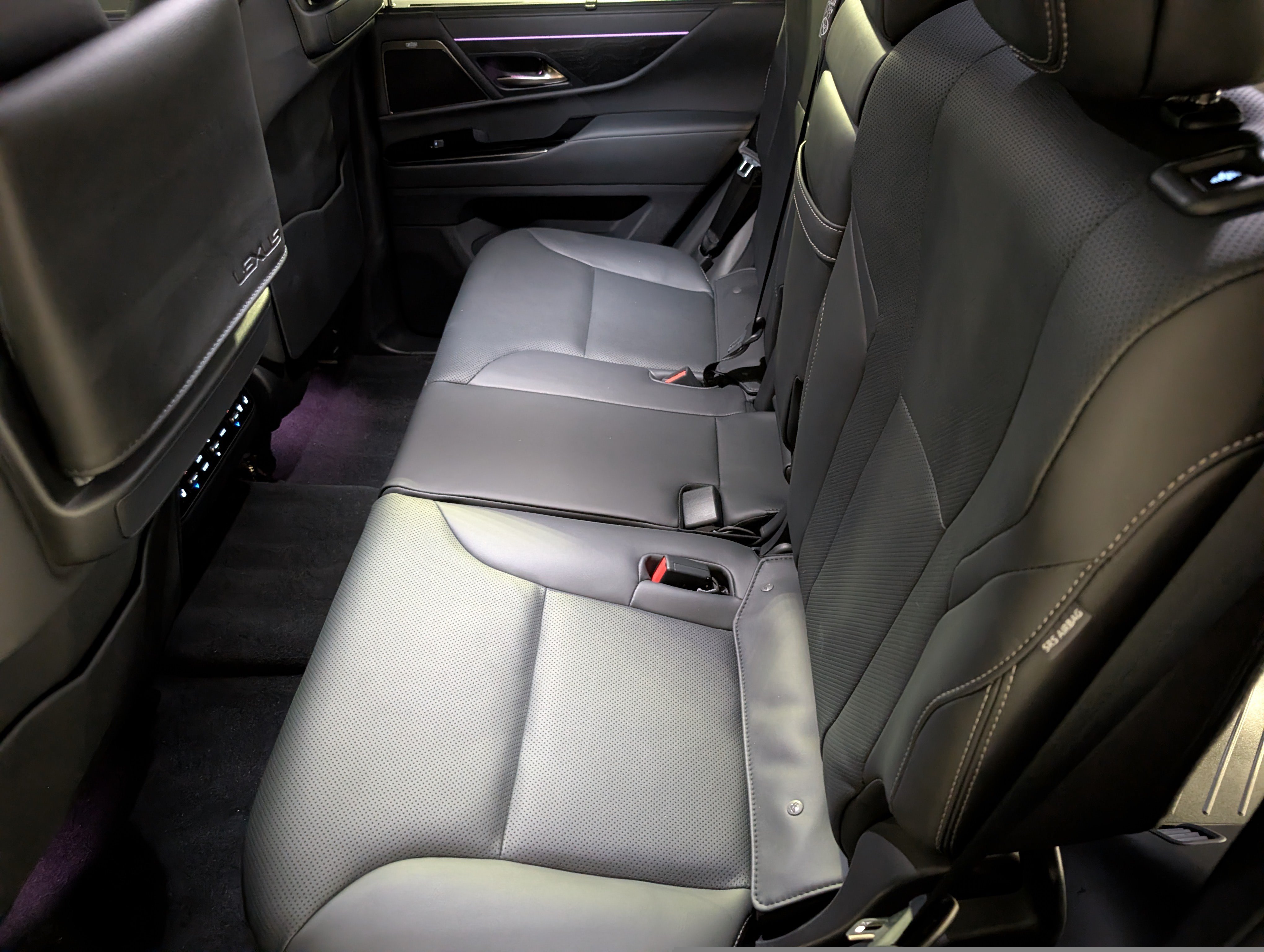 Used 2025 Lexus LX 600 4WD w/ Appearance Package image 25