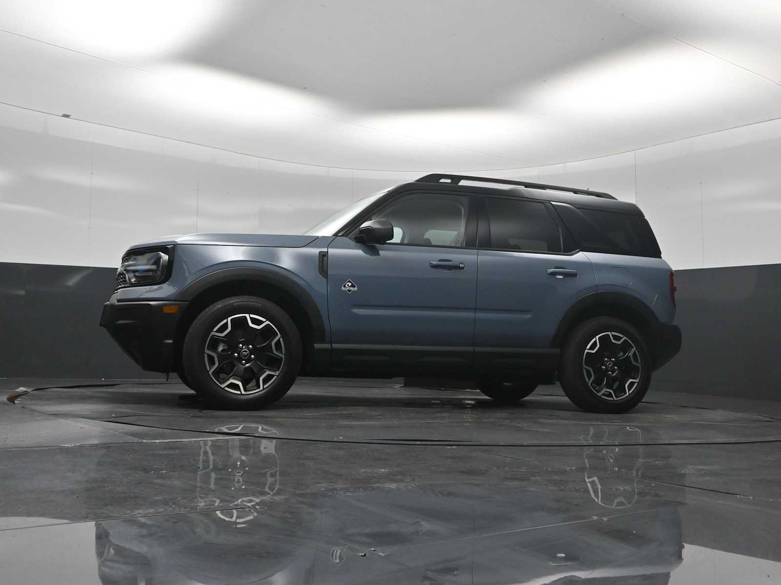 Certified 2025 Ford Bronco Sport Outer Banks w/ Outer Banks Tech Package+ AWD/4WD image 21