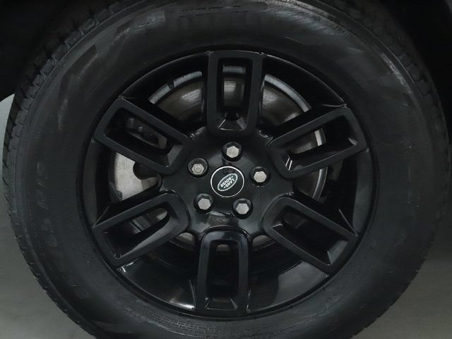 Certified 2023 Land Rover Defender 130 SE AWD/4WD image 42