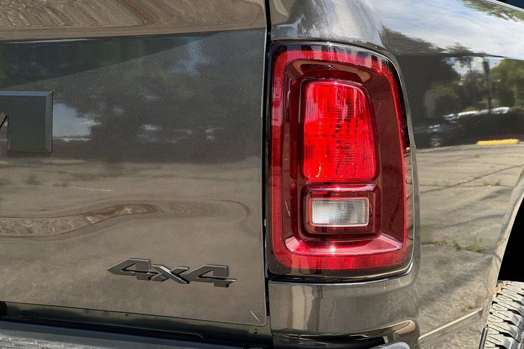 New 2026 RAM 2500 Big Horn AWD/4WD image 25