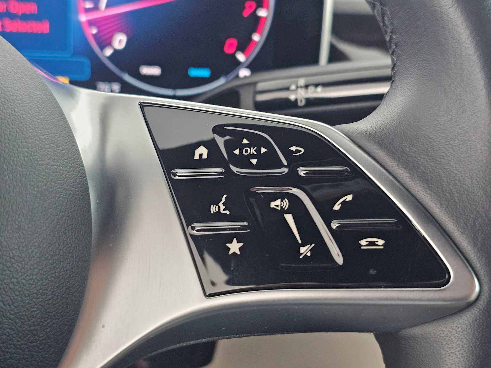 Certified 2025 Mercedes-Benz GLC 300 image 30