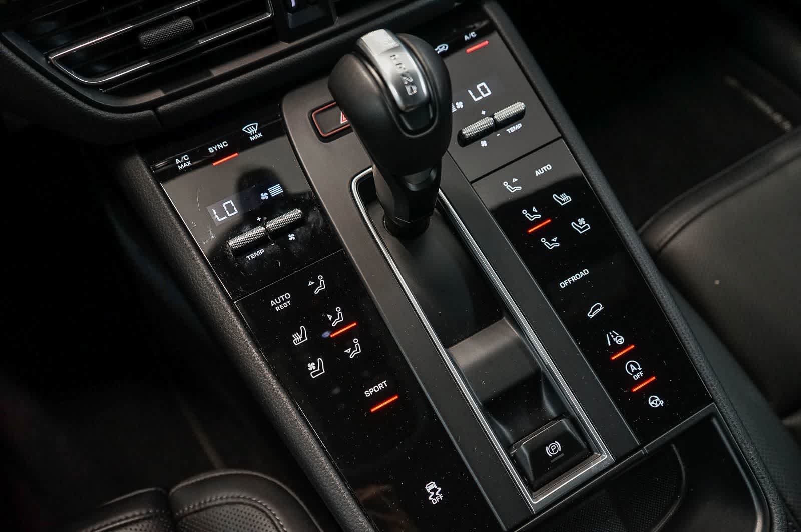 Certified 2026 Porsche Macan AWD/4WD image 25