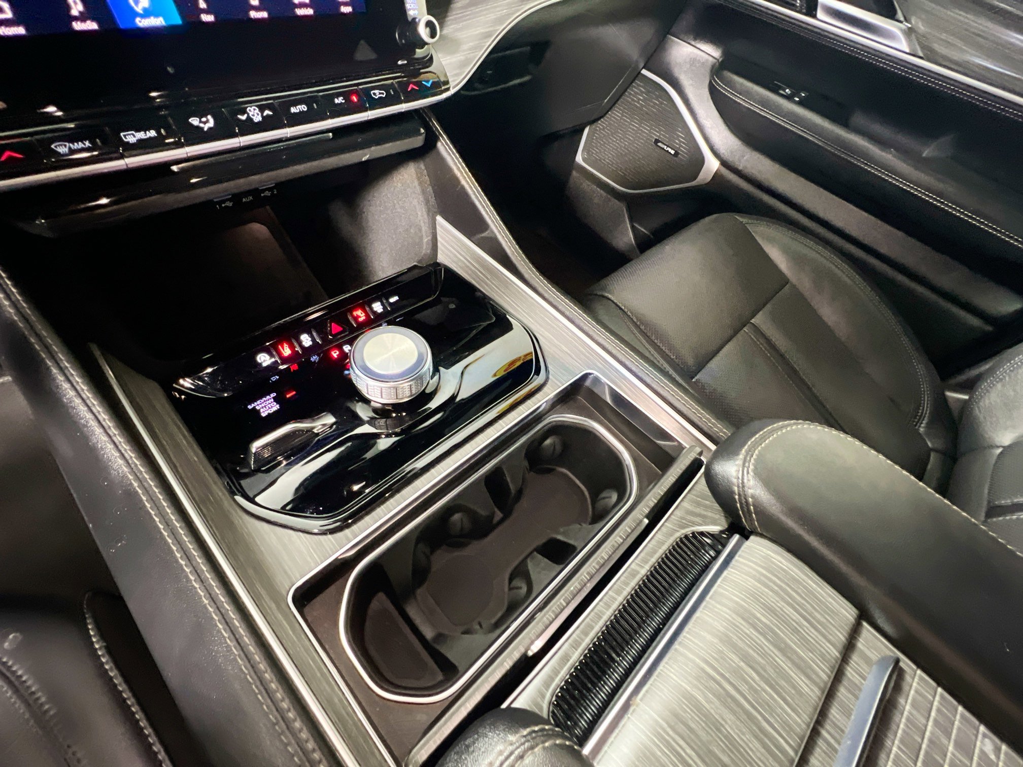 Used 2023 Jeep Wagoneer L Series II image 26