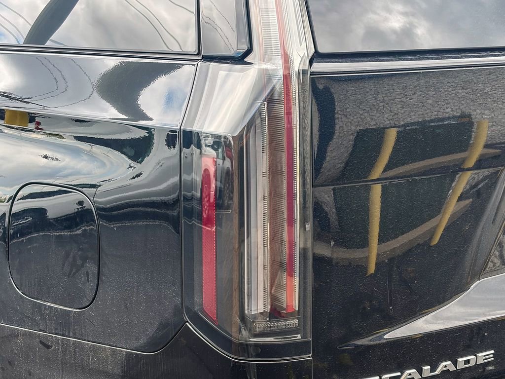 Used 2026 Cadillac Escalade V AWD/4WD image 2